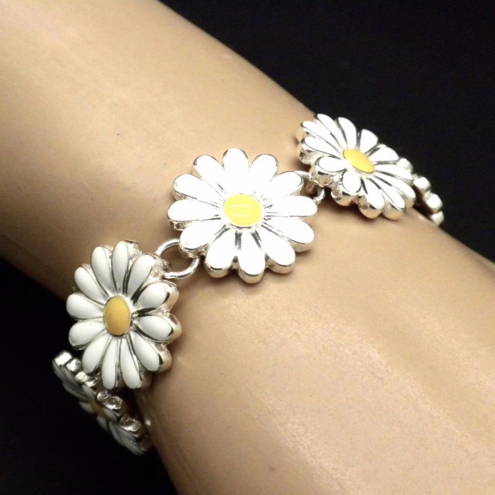 Daisy Magnetic Enamel Bracelet